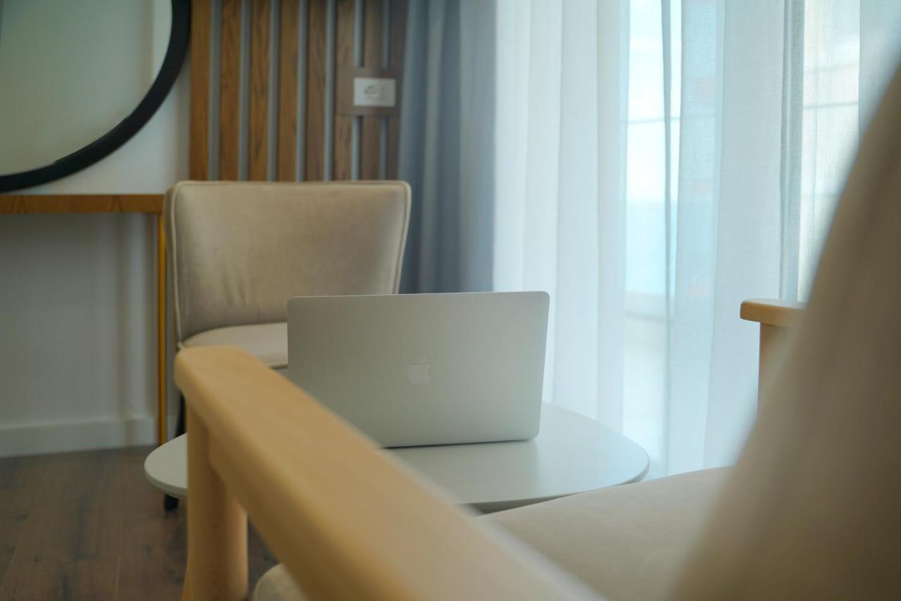 Dorchester Hotel ซารานเดอ ภายนอก รูปภาพ
